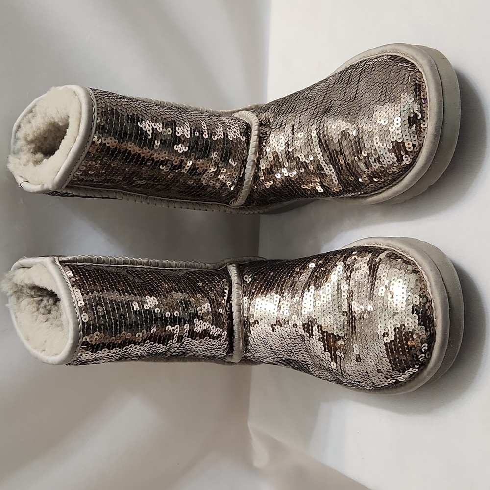 UGG Silver Short Sparkling Sequins Boots (W Size 6)
